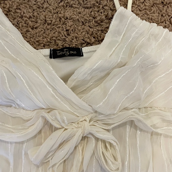 NWT Forever 21 Sparkly Cream Tank with Bow - Picture 3 of 5